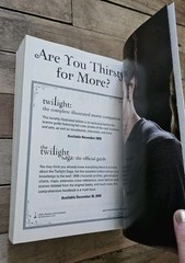 2008 TWILIGHT by Stephenie Meyer Trade Paperback Poster Included LIKE NEW UNREAD